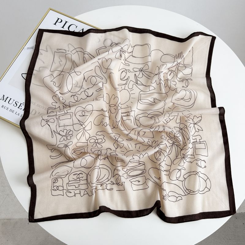 وشاح حريري مخملي جديد من C Hom - مراجعة Home Fragrance Linen وسعره
