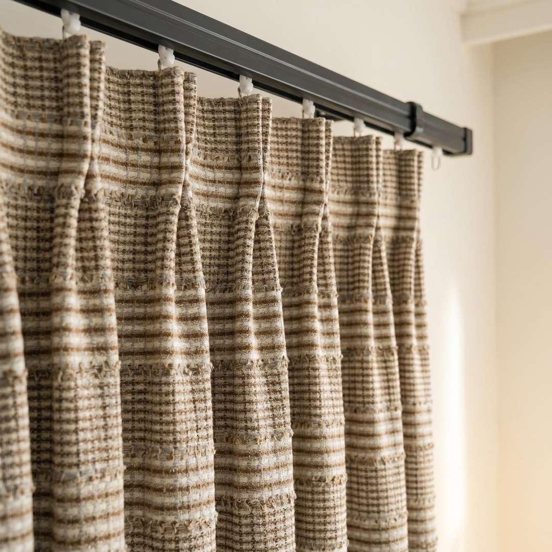 ستارة نافذة مربعة بتصميم بريطا - مراجعة Home Fragrance Linen وسعره