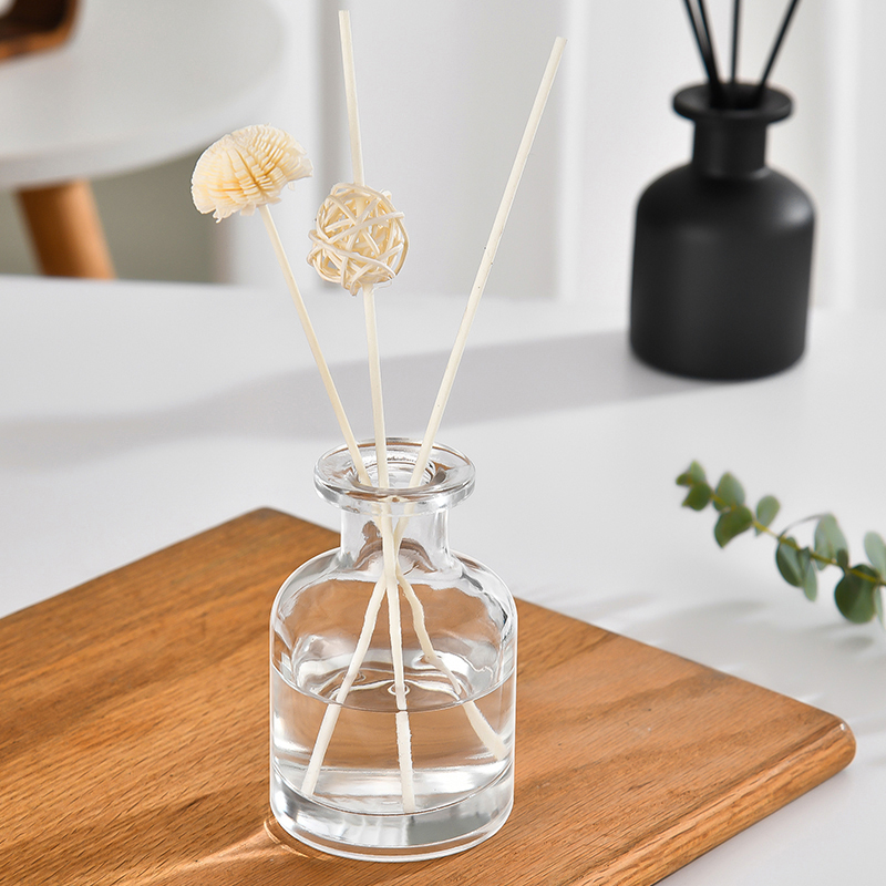 زجاجة عطر منزلية جديدة سعة 50  - مراجعة Home Fragrance Glade وسعره