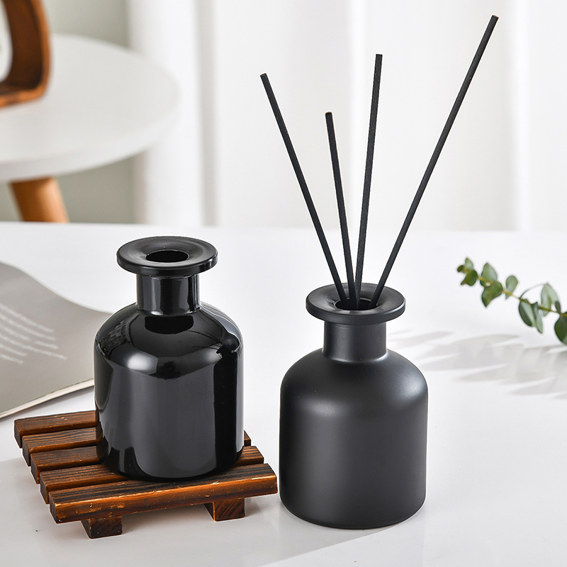 زجاجة عطر منزلية جديدة سعة 50  - مراجعة Home Fragrance Glade وسعره